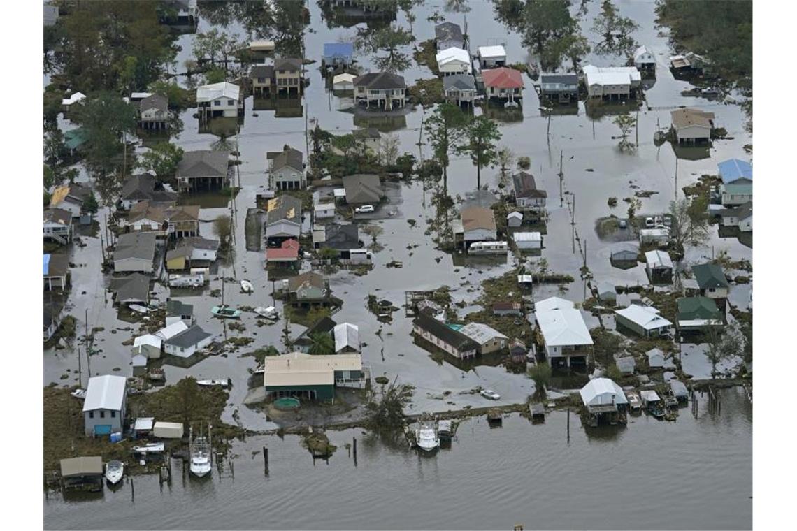 Das Hochwasser zieht sich nach dem Hurrikan „Ida“ langsam zurück. Foto: Gerald Herbert/AP/dpa