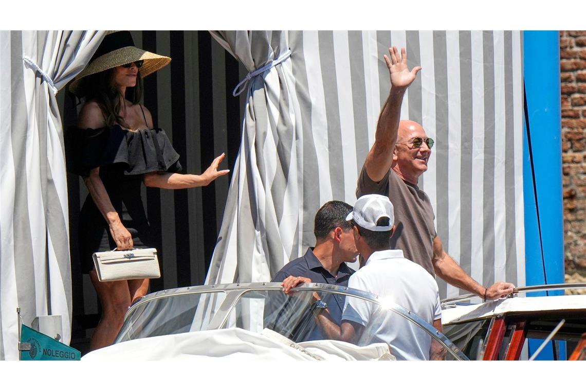 Party, Party, Party: Bezos und Sánchez feiern weiter Das Hochzeitspaar verlässt am Tag nach der Feier das Hotel.