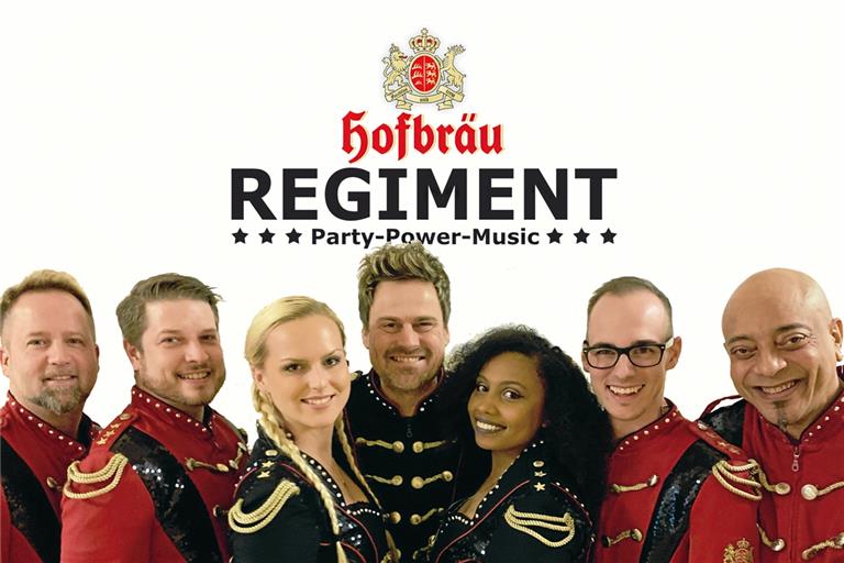 Das Hofbräu-Regiment verbreitet am Samstag Partystimmung im Backnanger Autokino – dann aber wohl nicht in so trauter Enge wie auf diesem Foto. Foto: Hofbräu-Regiment