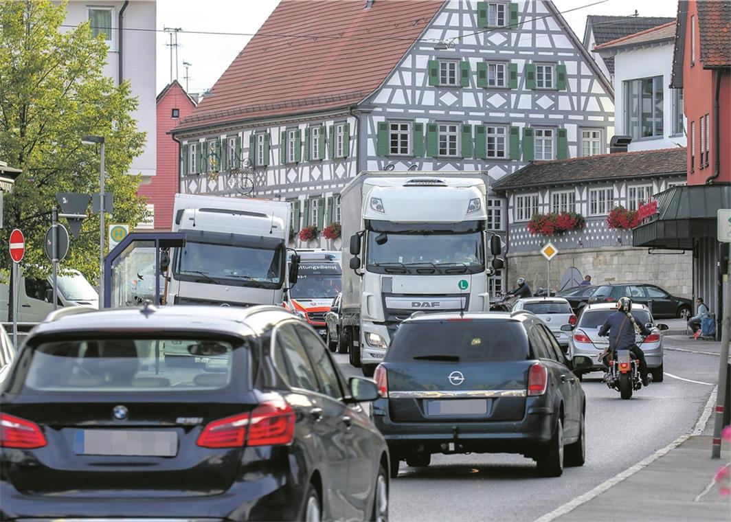 Das hohe Verkehrsaufkommen der B14 in Oppenweiler ist die Hauptursache der Lärmbelästigungen in der Ortsmitte. Foto: A. Becher