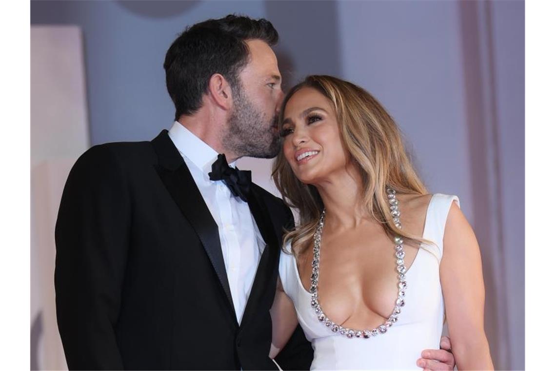 Das Hollywood-Traumpaar Jennifer Lopez und Ben Affleck ist zurück. Foto: Gian Mattia D'Alberto/LaPresse via ZUMA Press/dpa