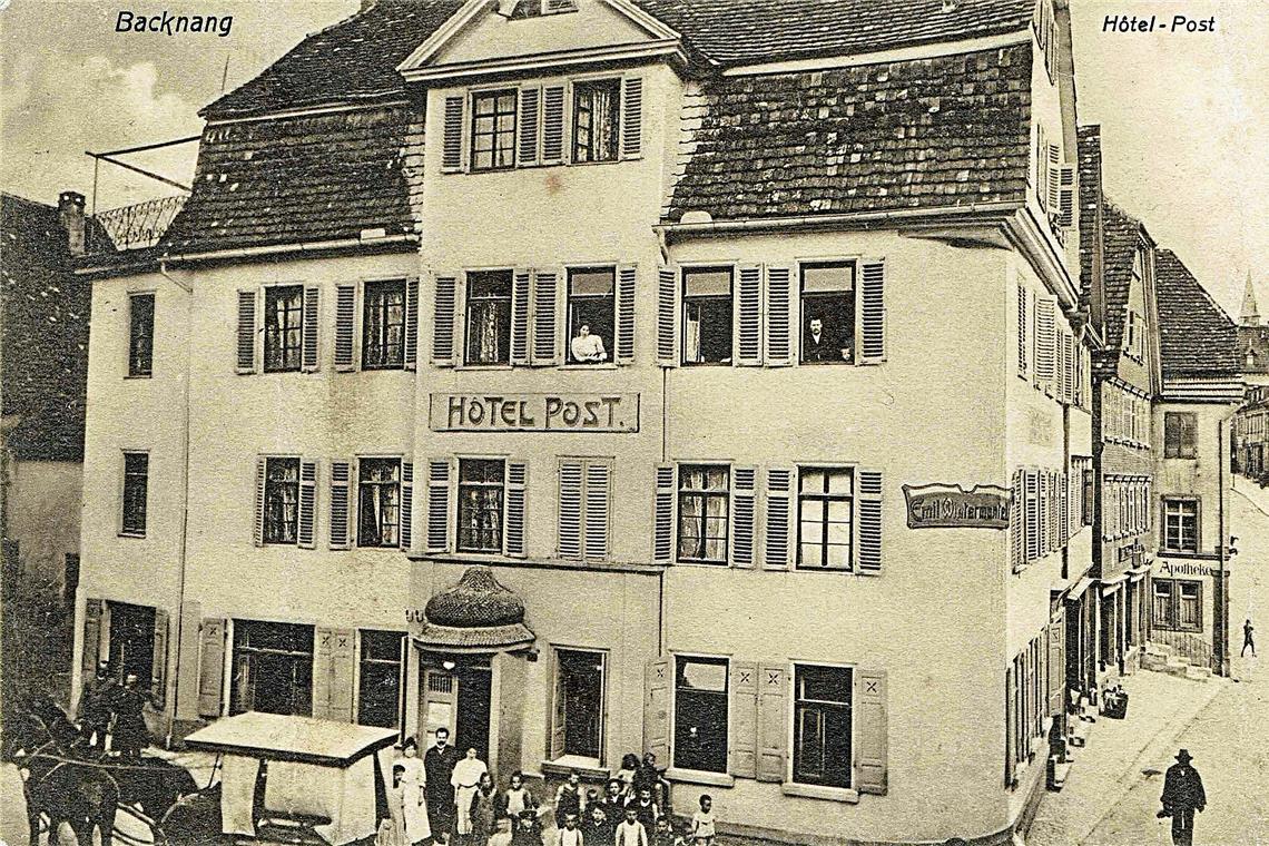Wirtshäuser in bemerkenswerter Dichte Das Hotel Post (später Remmele) um 1905.