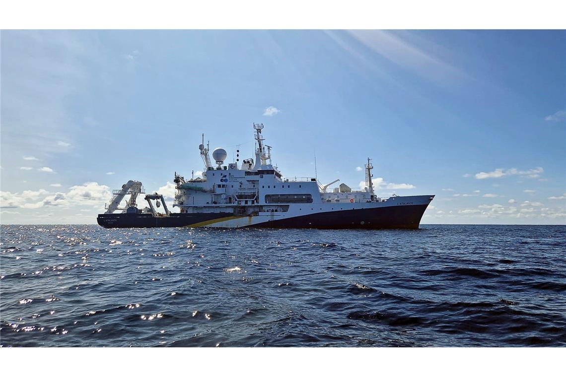 Expedition zeigt: Atommüll-Fässer im Atlantik teils kaputt Das internationale Forschungsteam war vier Wochen lang mit dem Schiff "L'Atalante" imSuchareal im Westeuropäischen Becken des Atlantiks unterwegs.
