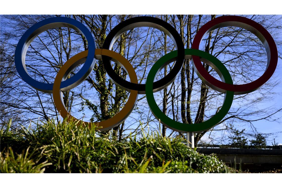 IOC lässt Russen unter Auflagen für Winter-Olympia zu Das IOC lässt Sportler aus Russland und Belarus wie in Paris unter neutraler Flagge auch für die Winterspiele 2026 zu.