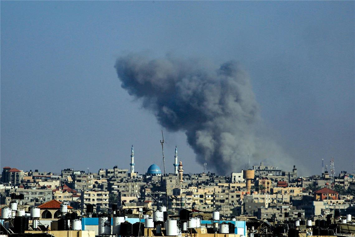 Netanjahu warnt Einwohner der Stadt Gaza: „verschwinden Sie" Das israelische Militär hat eine täglich mehrstündige „taktische Pause“ seiner Aktivitäten im südlichen Teil des Gazastreifens verkündet.
