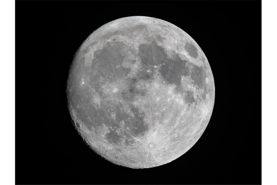 Der Weg zum Mond: Vor 50 Jahren landeten die ersten Menschen „Das ist ein kleiner Schritt für einen Menschen, aber ein großer Sprung für die Menschheit“, sagte Neil Armstrong am 21. Juli 1969 um 3.56 Uhr MESZ, während er als erster Mensch seinen Fuß auf die Mondoberfläche setzte. Foto: Patrick Pleul