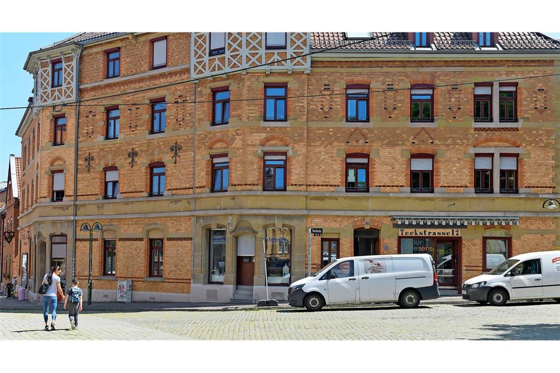 „Das ist ein nackter Platz“, sagt der Bezirksvorsteher Armin Serwani über den Eduard-Pfeiffer-Platz in Stuttgart-Ost.