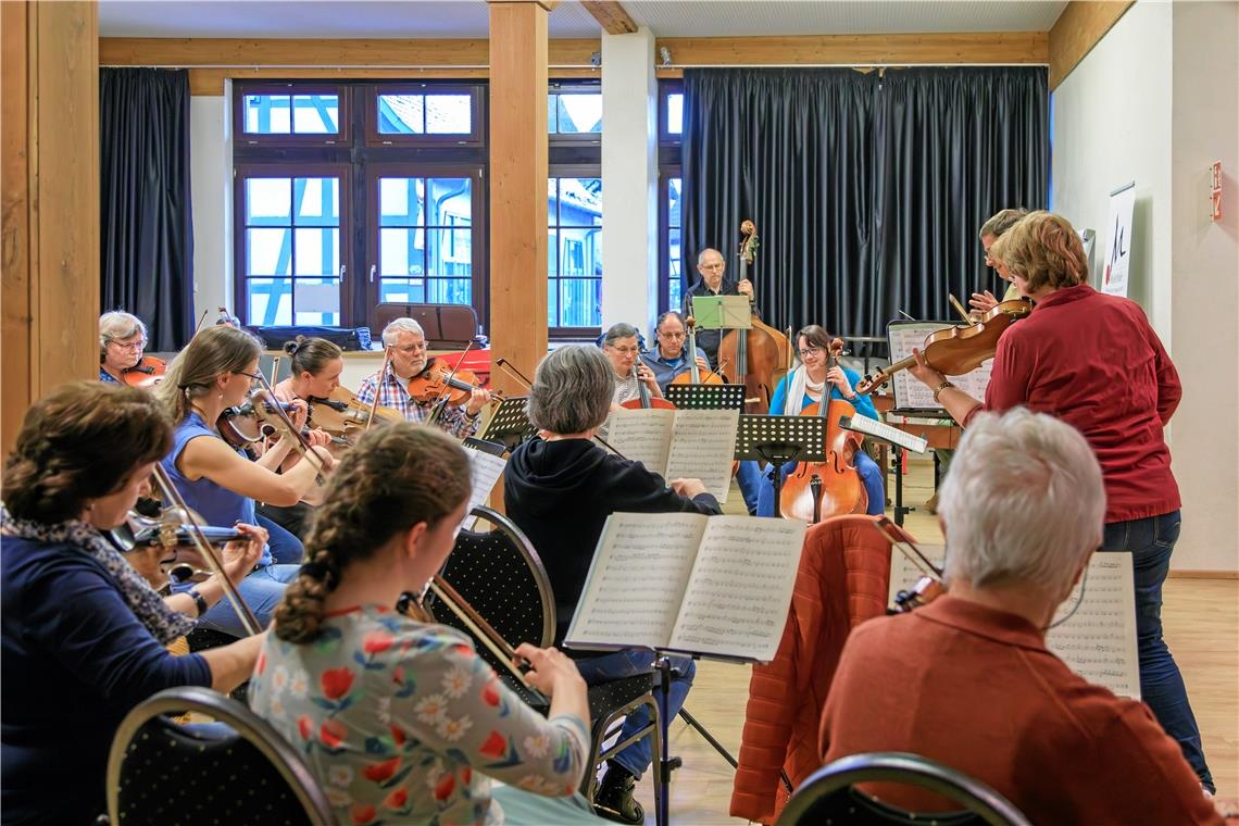 Das Kammerorchester in Murrhardt feiert sein 75-jähriges Bestehen Das Kammerorchester Murrhardt bei der Probe fürs Jubiläumskonzert. Foto: Stefan Bossow