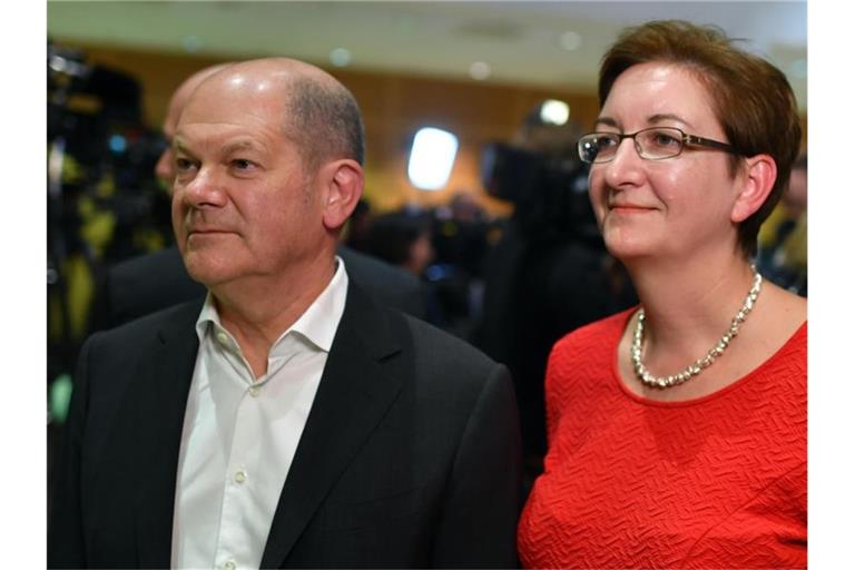 Das Kandidatenpaar um den SPD-Vorsitz Klara Geywitz und Olaf Scholz. Foto: Bernd Von Jutrczenka/dpa