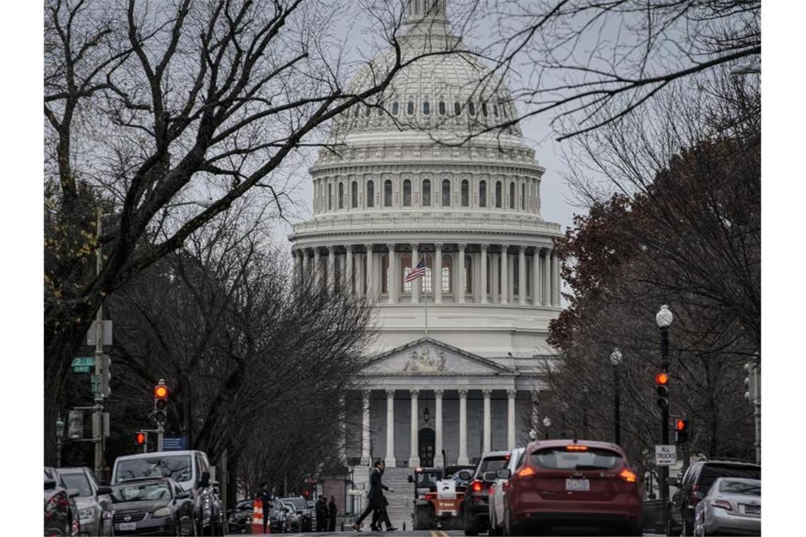 US-Demokraten sehen Beweise für Machtmissbrauch durch Trump Das Kapitol in Washington. Nach Ansicht der Demokraten im Repräsentantenhauses hat Trump die nationale Sicherheit und die Integrität der Wahl 2020 gefährdet. Foto: J. Scott Applewhite/AP/dpa