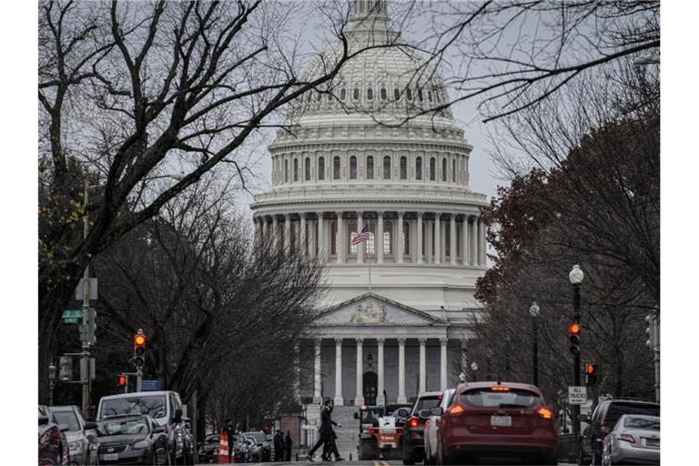 Das Kapitol in Washington. Nach Ansicht der Demokraten im Repräsentantenhauses hat Trump die nationale Sicherheit und die Integrität der Wahl 2020 gefährdet. Foto: J. Scott Applewhite/AP/dpa