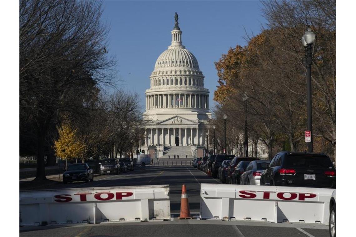 Impeachment-Ermittlungen: Justizausschuss lädt Trump ein Das Kapitol in Washington. US-Präsident Trump ist vom Justizausschuss eingeladen worden. Foto: J. Scott Applewhite/AP/dpa
