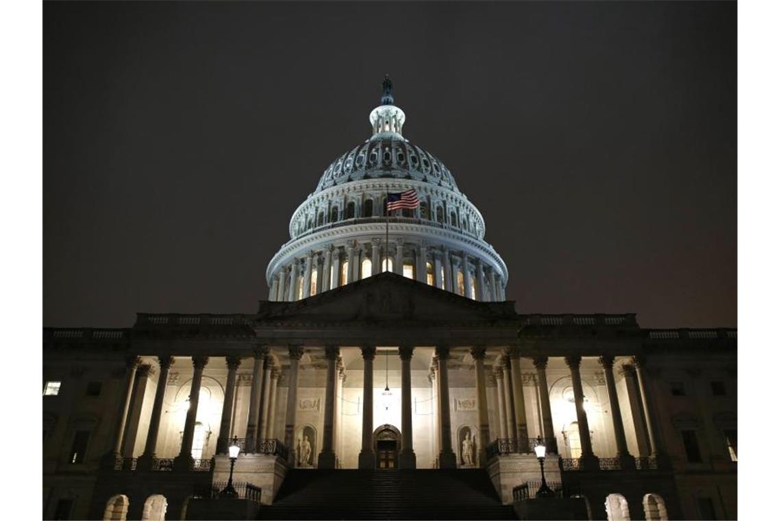 Das Kapitol nach einer Anhörung für ein mögliches Amtsenthebungsverfahren gegen US-Präsident Trump. Foto: Patrick Semansky/AP/dpa
