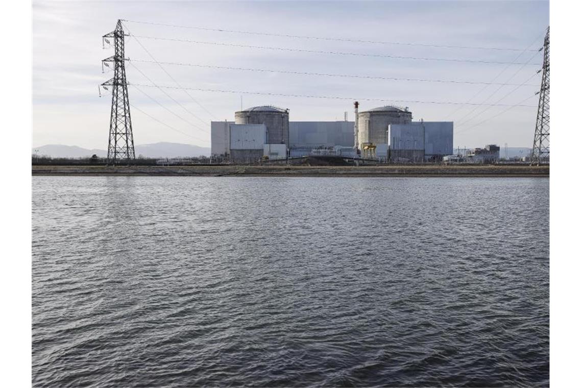 Ende nach mehr als 40 Jahren: Akw Fessenheim geht vom Netz Das Kernkraftwerk in Fessenheim. Foto: Jean-François Badias/AP/dpa/Archivbild