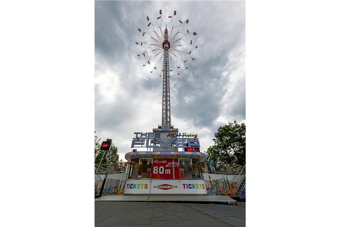 Auch im Nieselregen macht der Rummel Stimmung