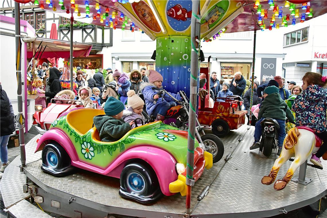 Das Kinderkarussell. Backnanger Gänsemarkt 2025.