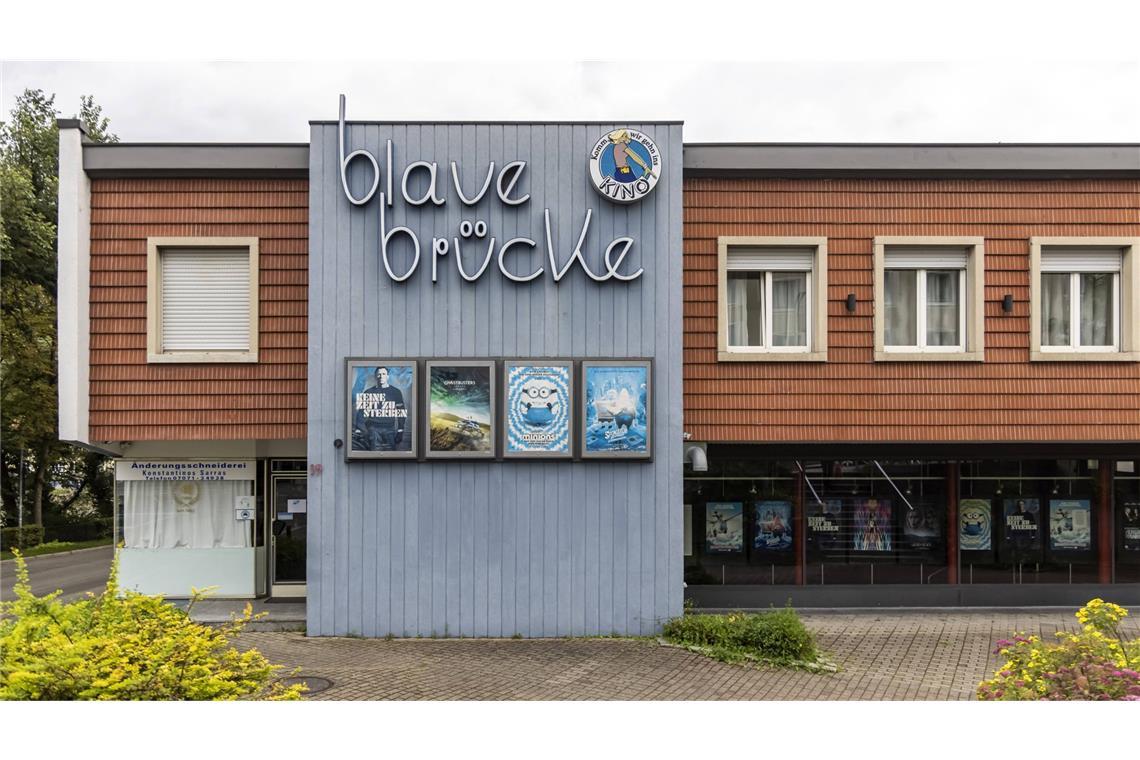 Mann prügelt sich grundlos im Kino mit anderen Gästen Das Kino „Blaue Brücke“ in Tübingen.