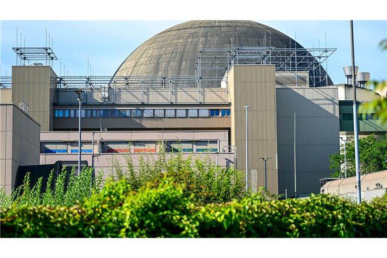 Das Kraftwerk Emsland ist eins der letzten deutschen Atomkraftwerke und wird derzeit zurückgebaut. (Archivbild)