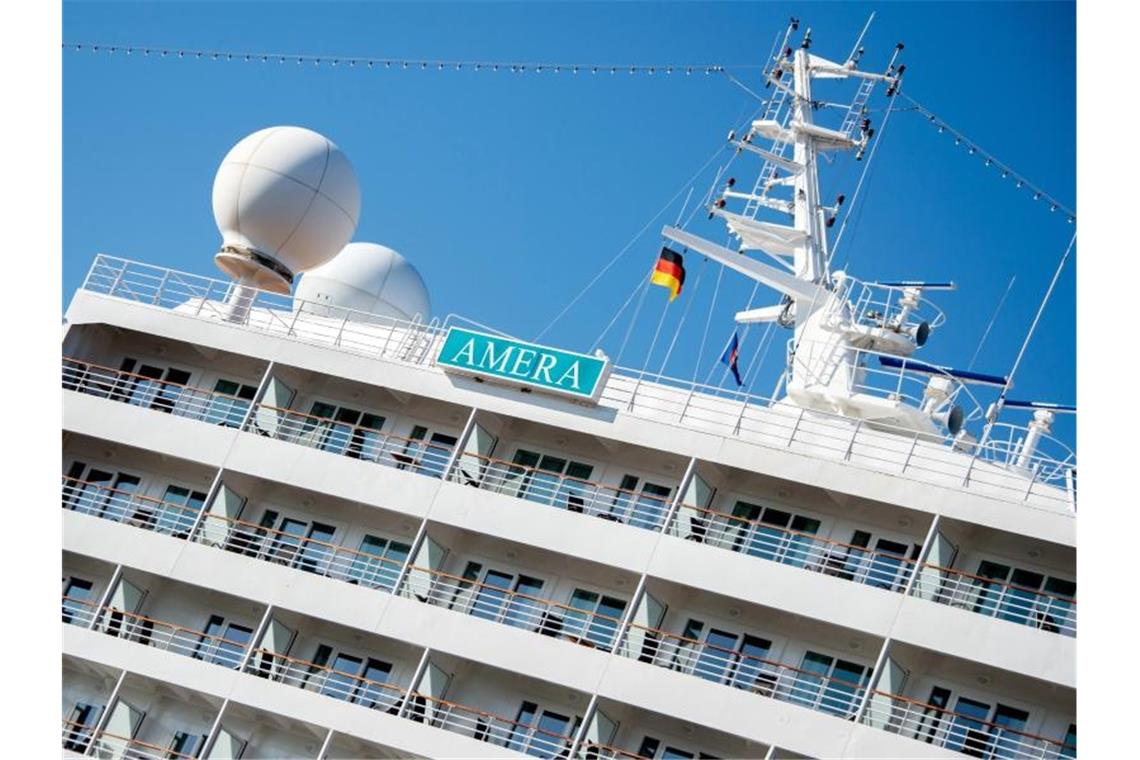 Das Kreuzfahrtschiff „Amera“ des Reiseveranstalters Phoenix Reisen. Foto: Hauke-Christian Dittrich/dpa/Archivbild