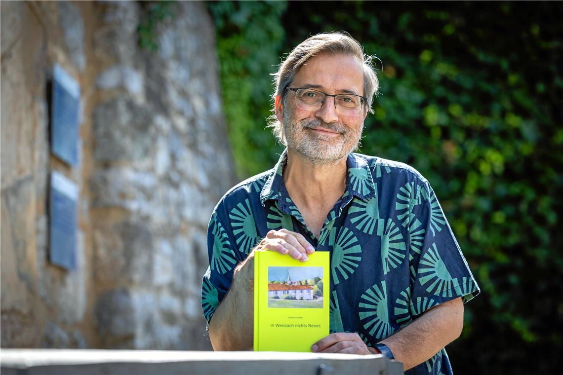 Ein Leichenfund im Alexander-Stift Das Krimischreiben sieht Jurist Stephan Stadler aus Unterweissach als Ausgleich zu seinem Beruf. Foto: Alexander Becher