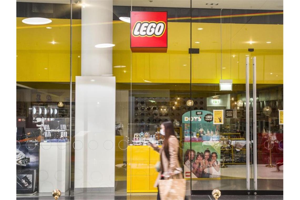 Das Ladengeschäft des dänischen Spielzeugherstellers Lego in der Frankfurter Innenstadt. Foto: Frank Rumpenhorst/dpa