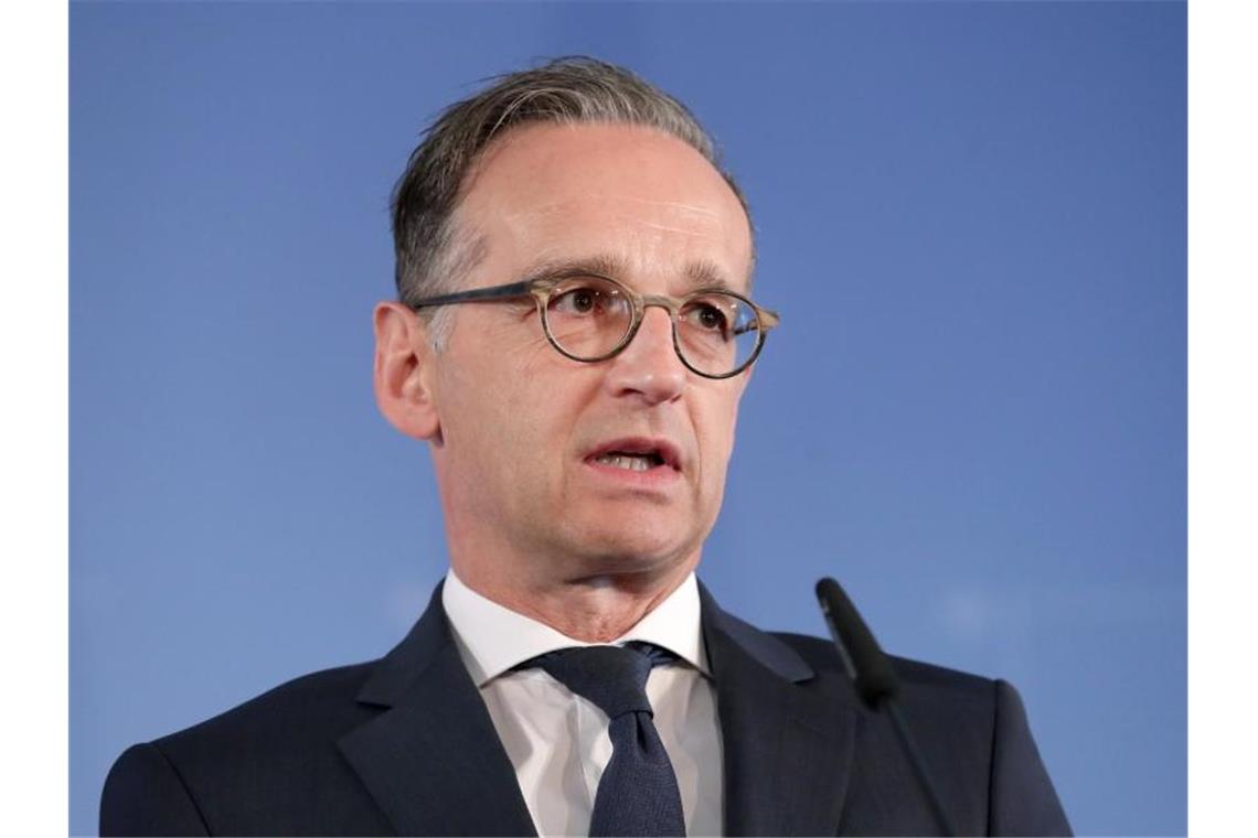 Maas besucht die Trümmer im Beiruter Hafen „Das Land braucht jetzt einen kraftvollen Aufbruch und es braucht tiefgreifende wirtschaftliche Reformen. Nur so wird der Libanon seine Jugend für eine gute Zukunft gewinnen, nur so wird das nötige Vertrauen aufgebaut“, sagt Maas. Foto: Michael Sohn/POOL AP/dpa