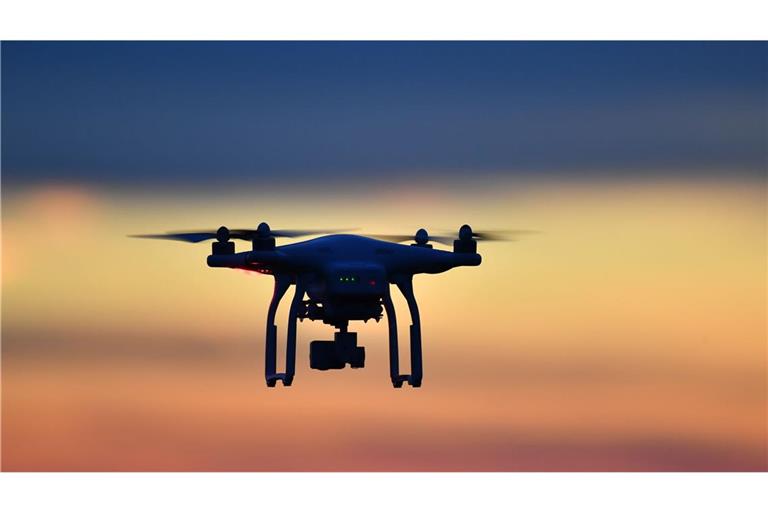 Das Land wolle seine Vorreiterrolle beim Schutz und bei der Nutzung von Drohnentechnologie ausbauen, kündigte Strobl an.