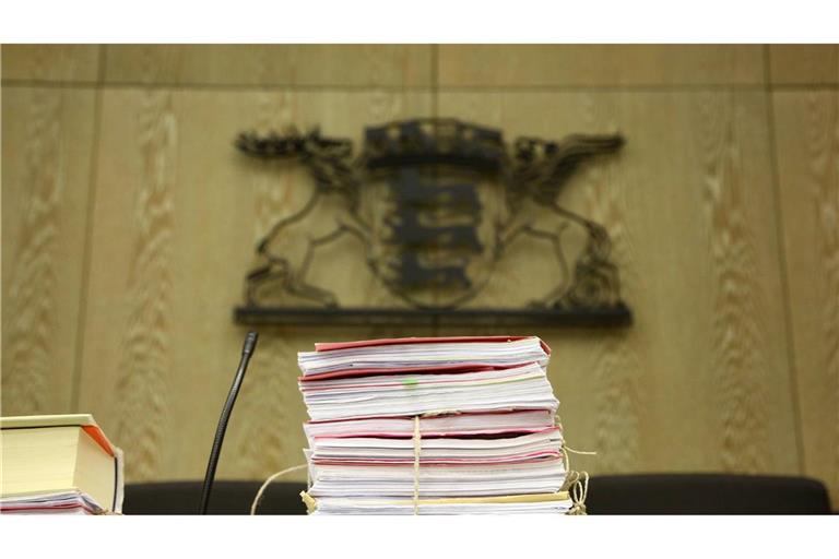 Das Landgericht hat einen 27-Jährigen zu elf Jahren Haft wegen versuchten Mordes verurteilt. (Symbolbild)