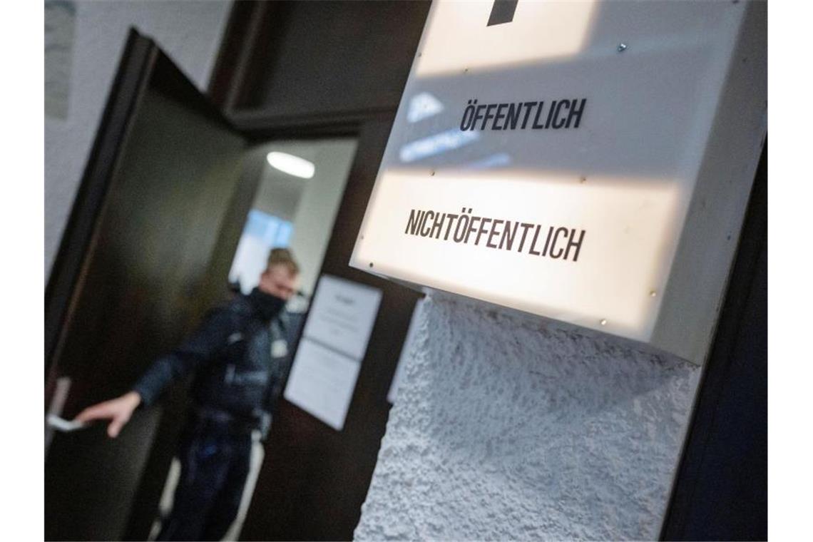Krawallnacht wird hinter verschlossenen Türen verhandelt Das Landgericht Stuttgart verhandelt eine Anklage zu den Ausschreitungen in der Stuttgarter Innenstadt im Juni 2020. Foto: Marijan Murat/dpa