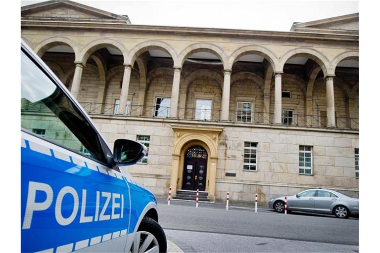 Das Landgericht Wuppertal. Nach Prozessbeginn wurde die Öffentlichkeit zum Schutz der Kinder ausgeschlossen. Foto: Jan-Philipp Strobel/dpa/Archiv