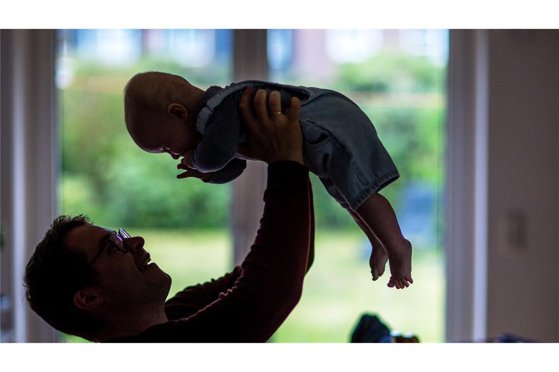 Das Leben hat verschiedene Phasen - das spiegelt sich auch im Gehirn wider. (Archivbild)
