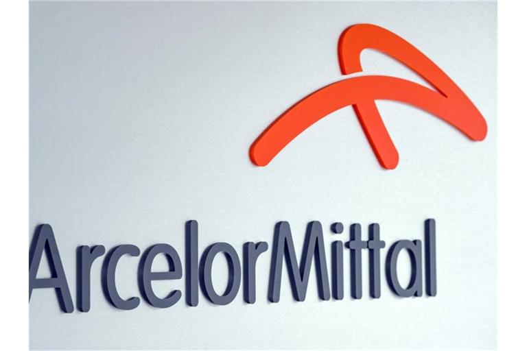 Das Logo der ArcelorMittal. Foto: Patrick Pleul/zb/dpa