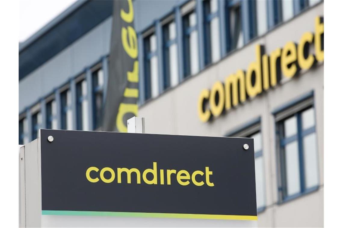 Das Logo der Comdirect Bank AG. Foto: Bodo Marks/dpa/Archivbild