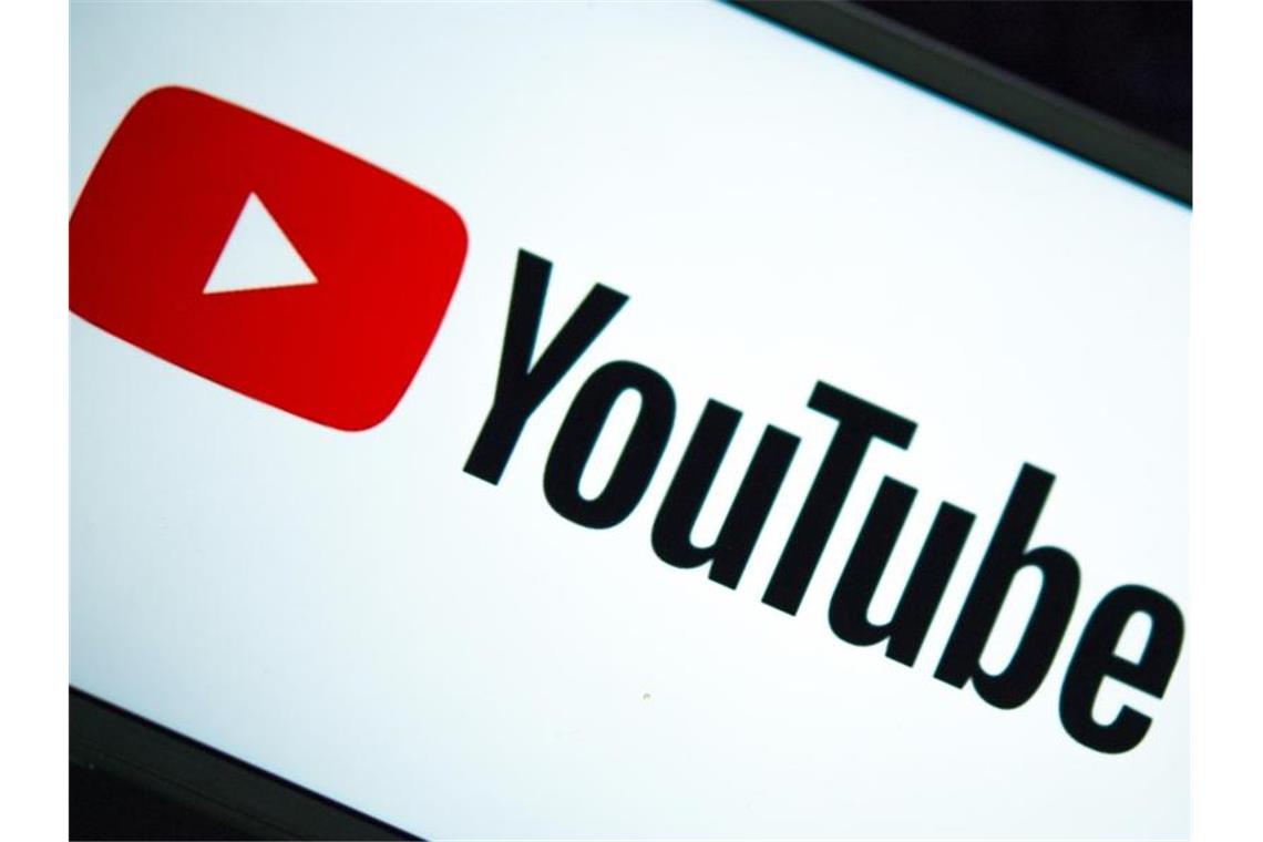 Falschinformationen hochgeladen: „Querdenken“-Kanal gelöscht Das Logo der Internet-Videoplattform Youtube. Foto: Monika Skolimowska/dpa-Zentralbild/dpa/Illustration