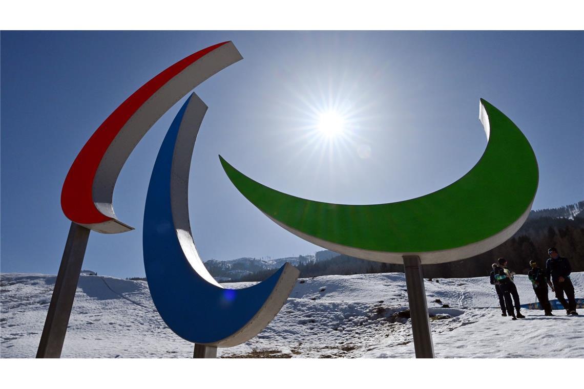 Das Logo der Paralympics im Tesero Cross-Country Skiing Stadium