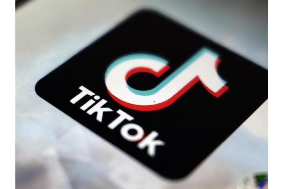 Medien- und Spielsucht während Corona bei Kindern gestiegen Das Logo der Social-Media-App Tiktok. (Archivbild). Foto: Kiichiro Sato/AP/dpa