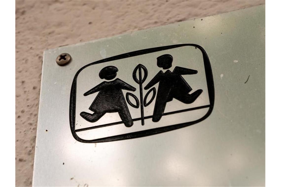 Übergriffe auf Schützlinge in SOS Kinderdorf? Das Logo der SOS-Kinderdörfer. Foto: Peter Kneffel/dpa