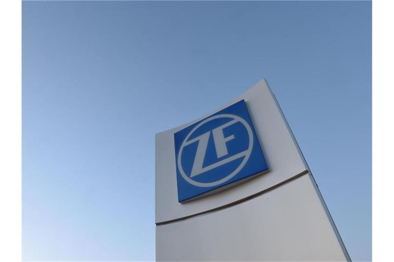 Das Logo der ZF Friedrichshafen AG. Foto: Felix Kästle/Archivbild