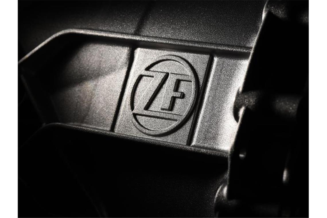 US-Behörden genehmigen Wabco-Übernahme von Autozulieferer ZF Das Logo der ZF Friedrichshafen. Foto: Felix Kästle/dpa/Archivbild