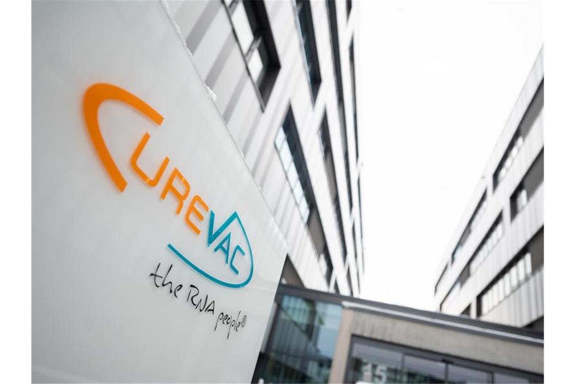 Curevac sammelt weiter Daten für Zulassung Das Logo des Biotech-Unternehmen Curevac. Foto: Sebastian Gollnow/dpa