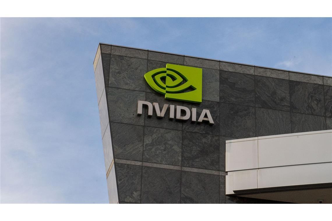 Das Logo des Chipkonzerns Nvidia ist am Hauptquartier im Silicon Valley zu sehen.