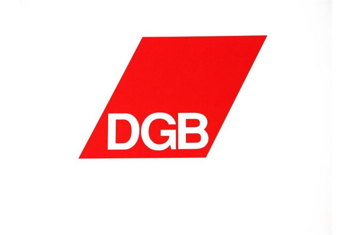 Das Logo des DGB. Foto: Ralf Hirschenberger/Archivbild