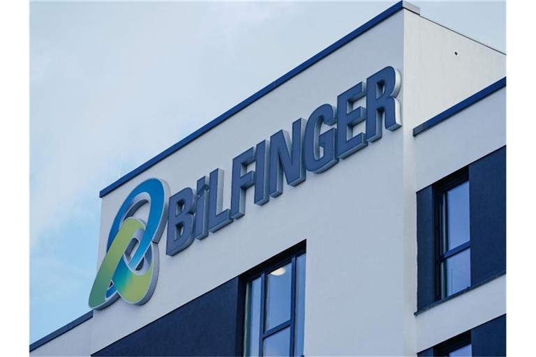 Das Logo des Industriedienstleisters Bilfinger. Foto: Uwe Anspach/dpa/Archivbild