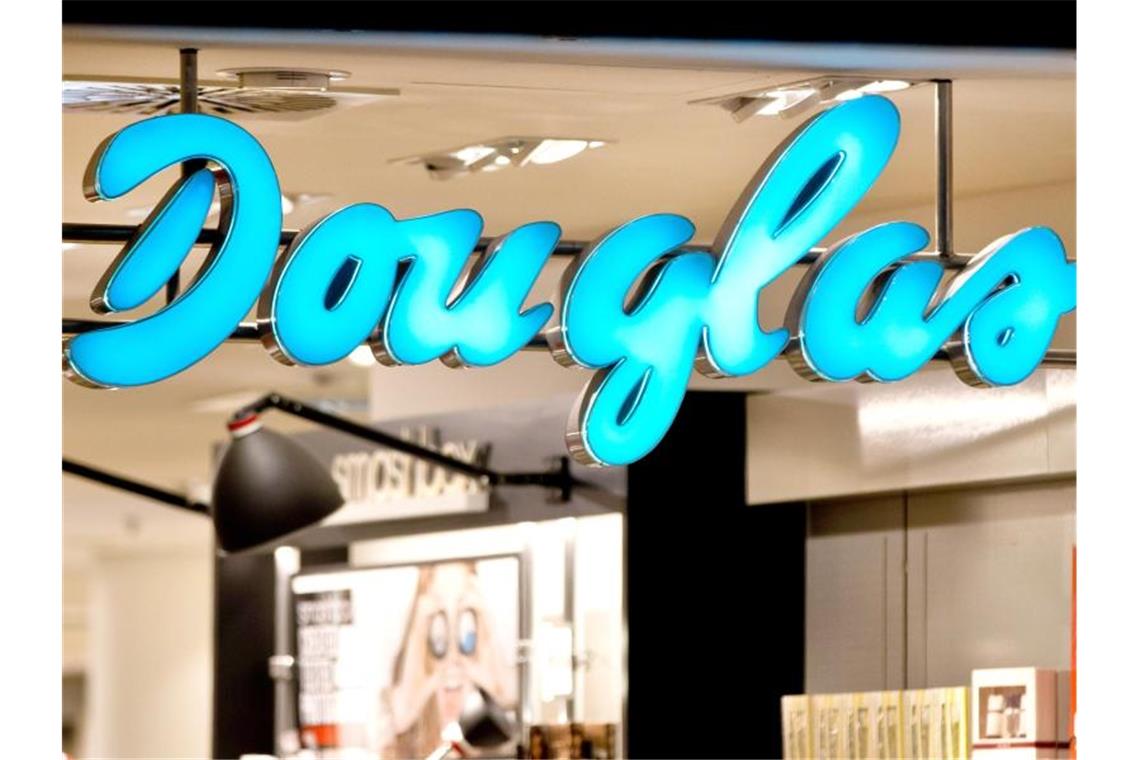 Das Logo des Parfümerie- und Handelskette „Douglas“. Foto: Daniel Karmann