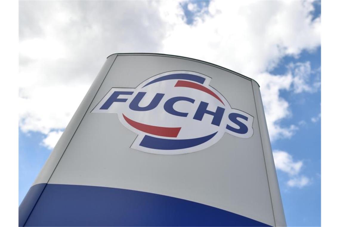 Schmierstoffhersteller Fuchs Petrolub bleibt auf Kurs Das Logo des Schmierstoffspezialisten Fuchs Petrolub ist zu sehen. Foto: Uwe Anspach/dpa/Archivbild