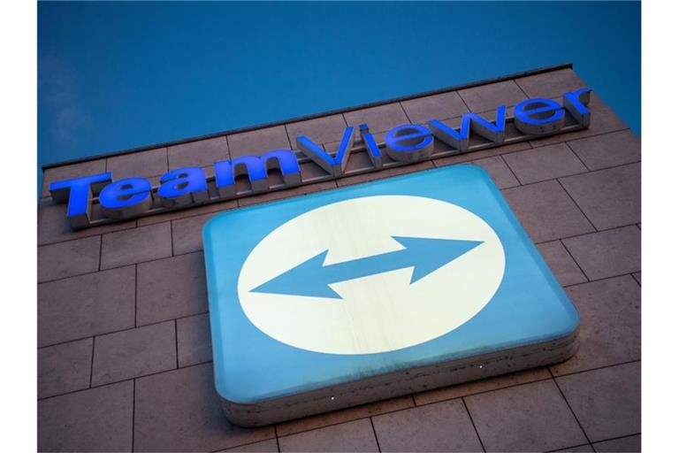 Das Logo des Software-Herstellers Teamviewer ist am Hauptsitz angebracht. Foto: Sebastian Gollnow/dpa/Symbolbild