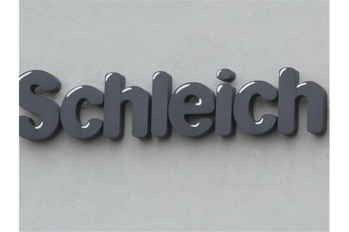Spielwarenhersteller Schleich will Auslandsgeschäft stärken Das Logo des Spielzeugherstellers Schleich. Foto: picture alliance/Franziska Kraufmann/dpa/Archivbild