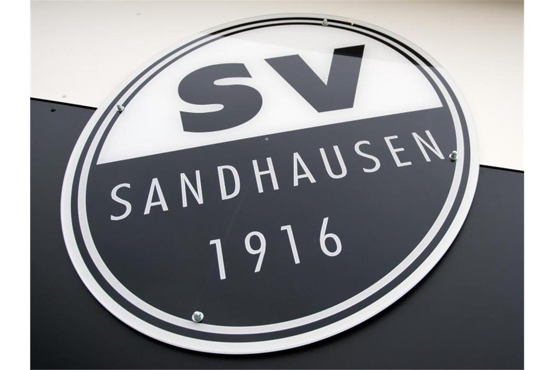 Das Logo des SV Sandhausen ist an der Geschäftsstelle zu sehen. Foto: picture alliance / dpa / Archiv