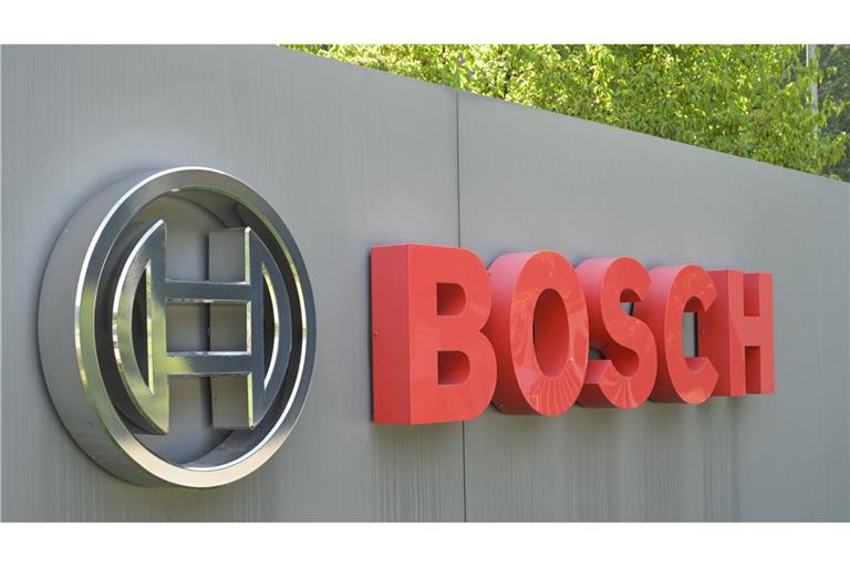 Das Logo des Unternehmens vor der Firmenzentrale in Gerlingen bei Stuttgart. (Symbolfoto)