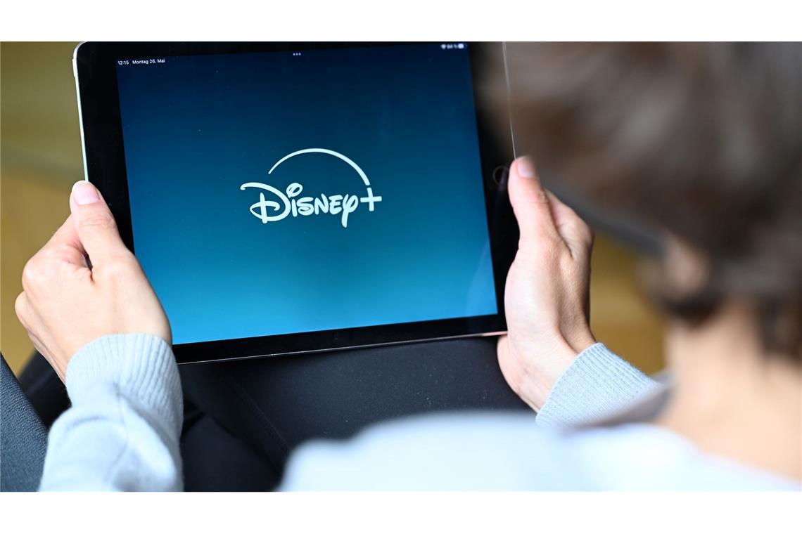 Disney+ gibt bei Preiserhöhungen nach Das Logo von Disney+ beim Start der Anwendung. Das Unternehmen hat Abonnenten stärker zu Kasse gebeten - in einer Art und Weise, die wohl unrechtmäßig war.